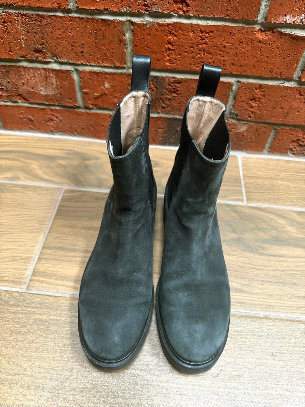 Stuart Weitzman Black Leather Chelsea Boots - Sleek Pull-On Design
